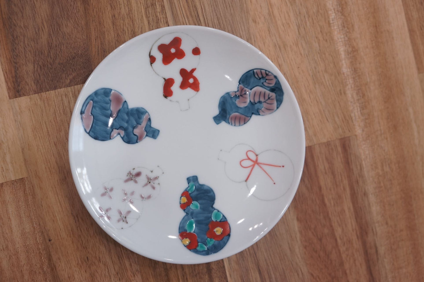 Six Gourd Round Plate
