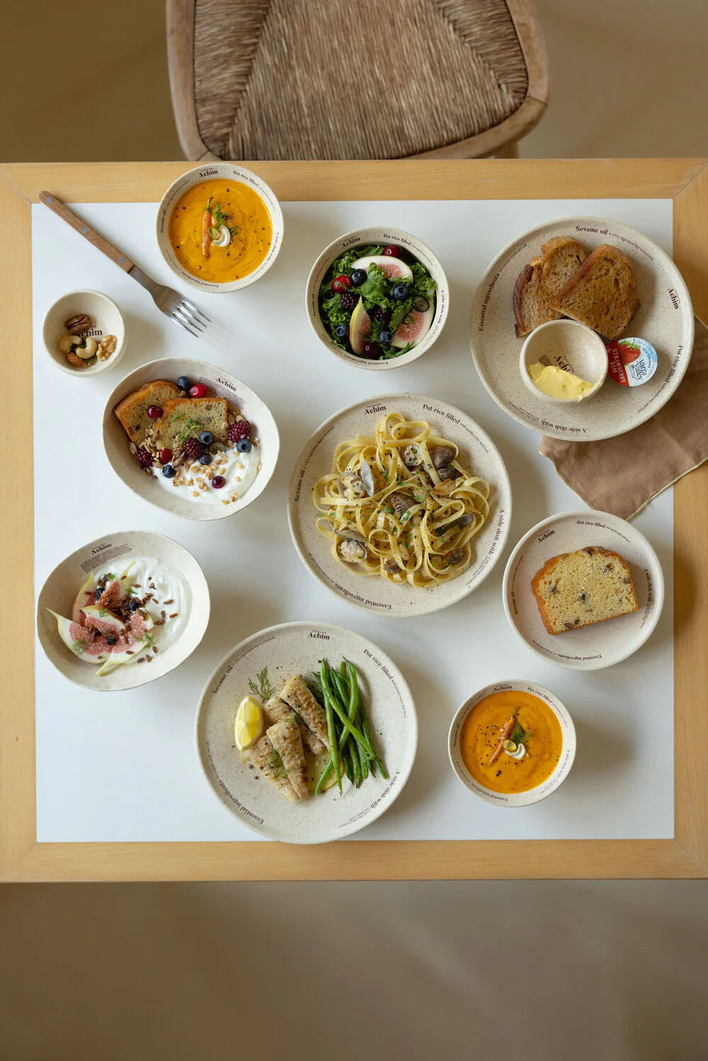 Momur | Weekend 12 Round Plate Small