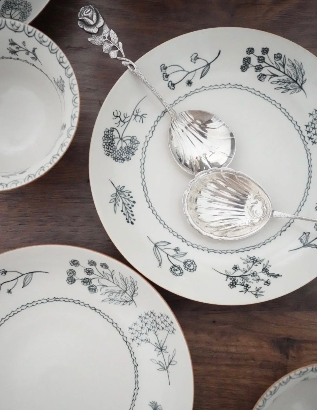 Jingdezhen | Xinying | Handmade Vintage Flowers & Plants Dish Set (Out of Print)
