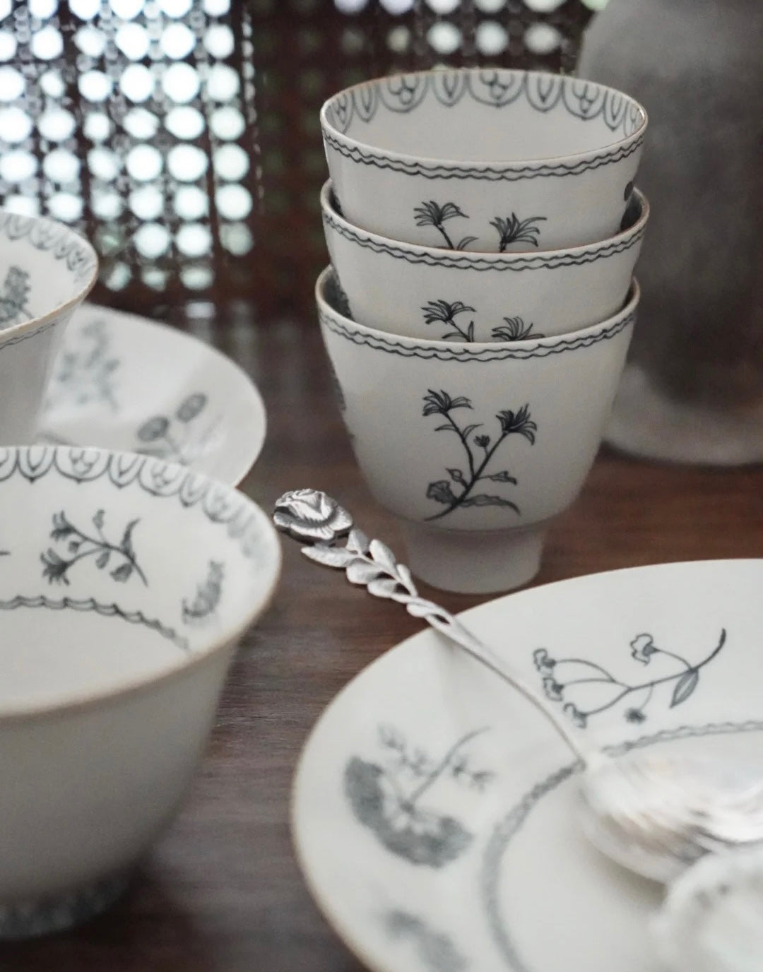Jingdezhen | Xinying | Handmade Vintage Flowers & Plants Dish Set (Out of Print)