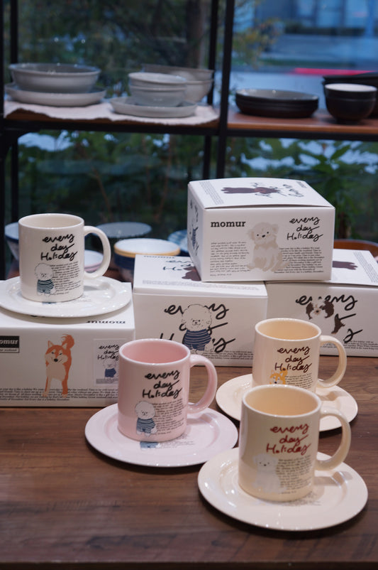 Momur | Weekend 8 Holiday Puppy Mug Saucer Set