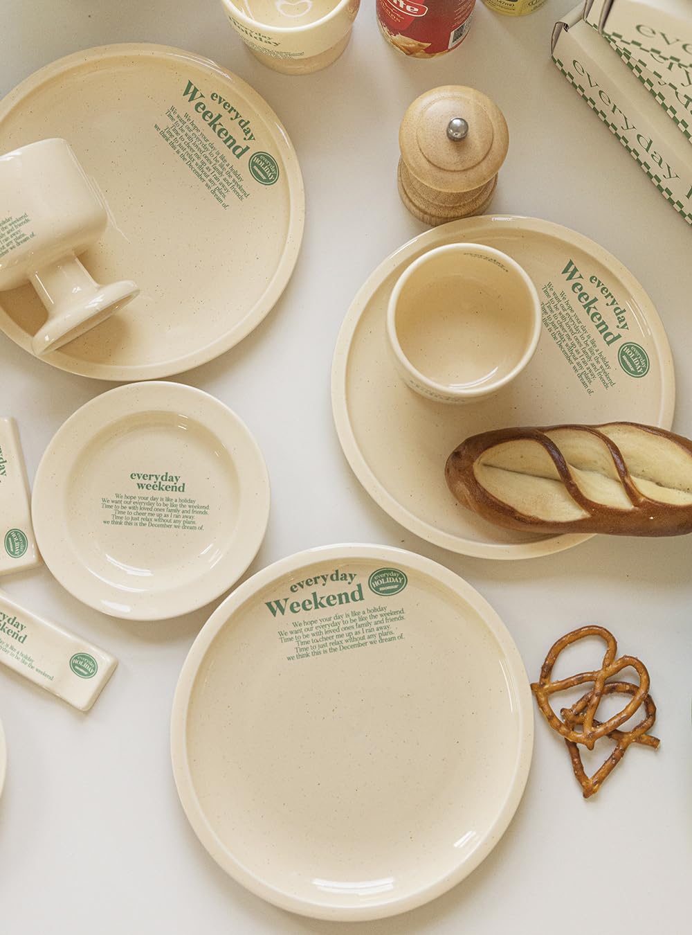 Momur Weekend 4 Holiday Plate Butter Green