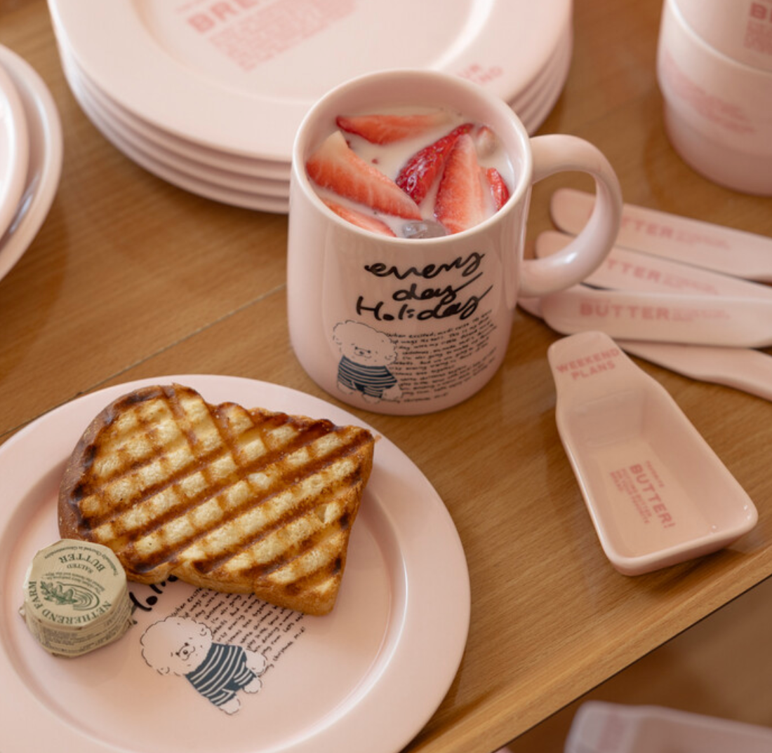 Momur | Weekend 8 Holiday Puppy Mug Saucer Set