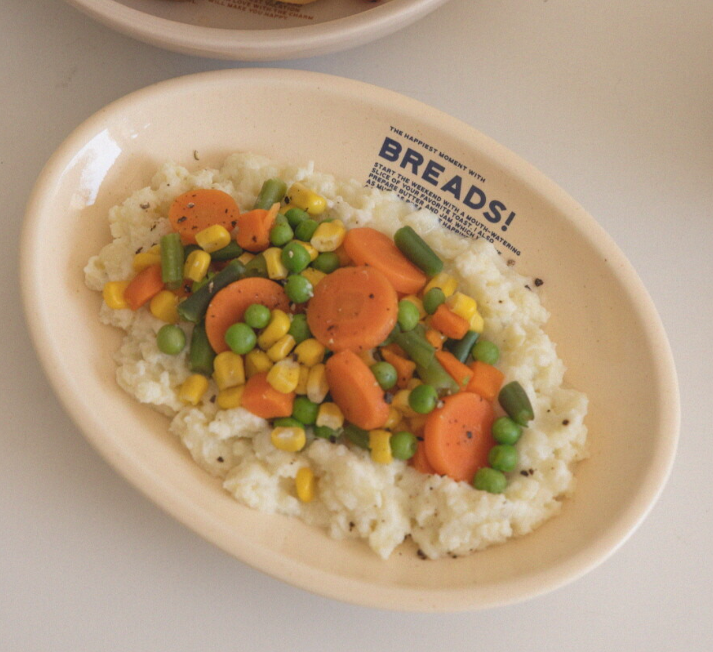 Momur | Weekend 8 Bread Oval Small Bowl