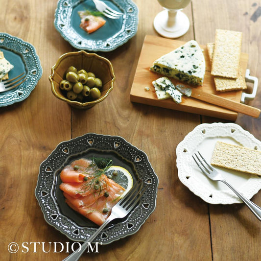 Studio M' | Crochet Hollow Round Plates - White