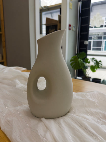 Vase en céramique de style cylindrique