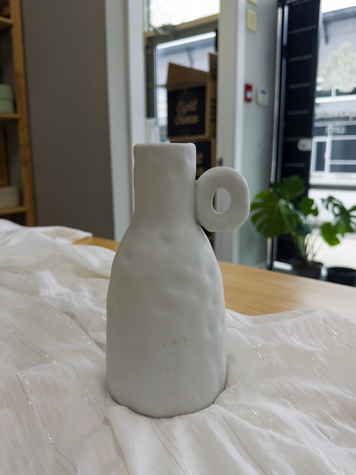White Ceramic Vase（store pick up only)