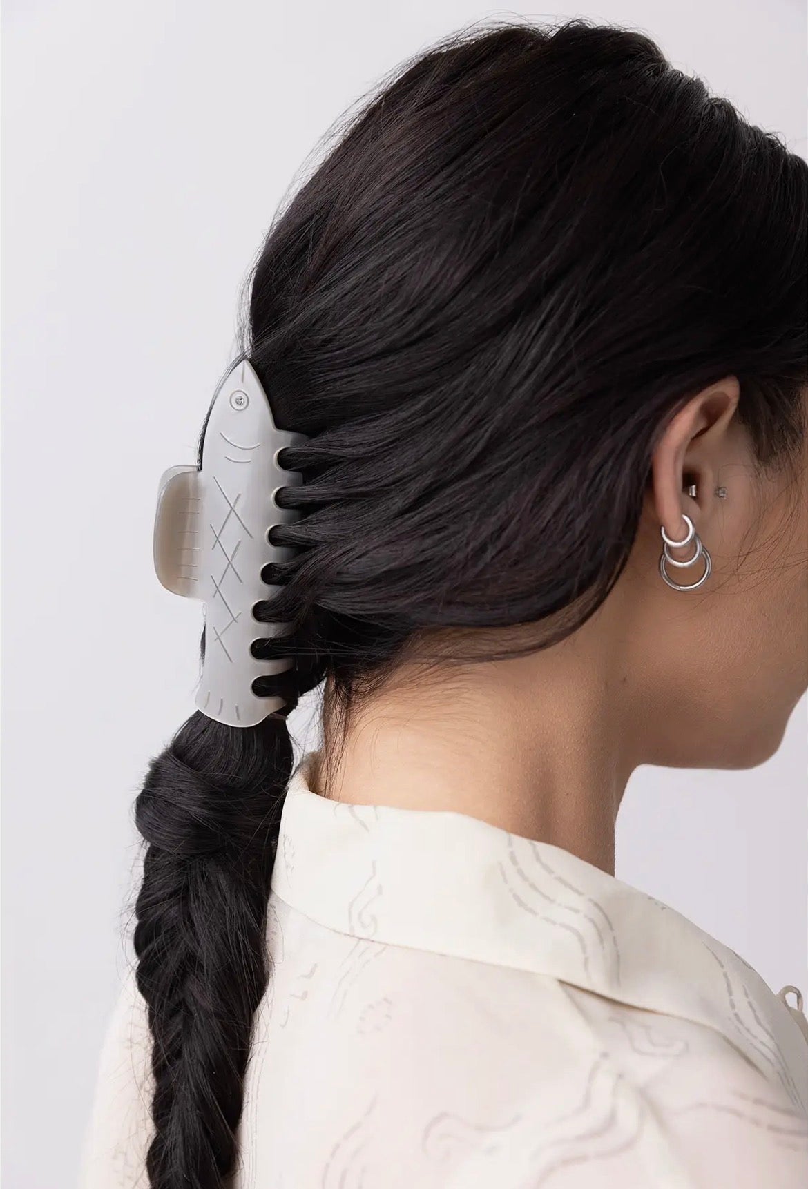Winona Irene｜Herring Claw - Silver Fish Acetate Hair Clip