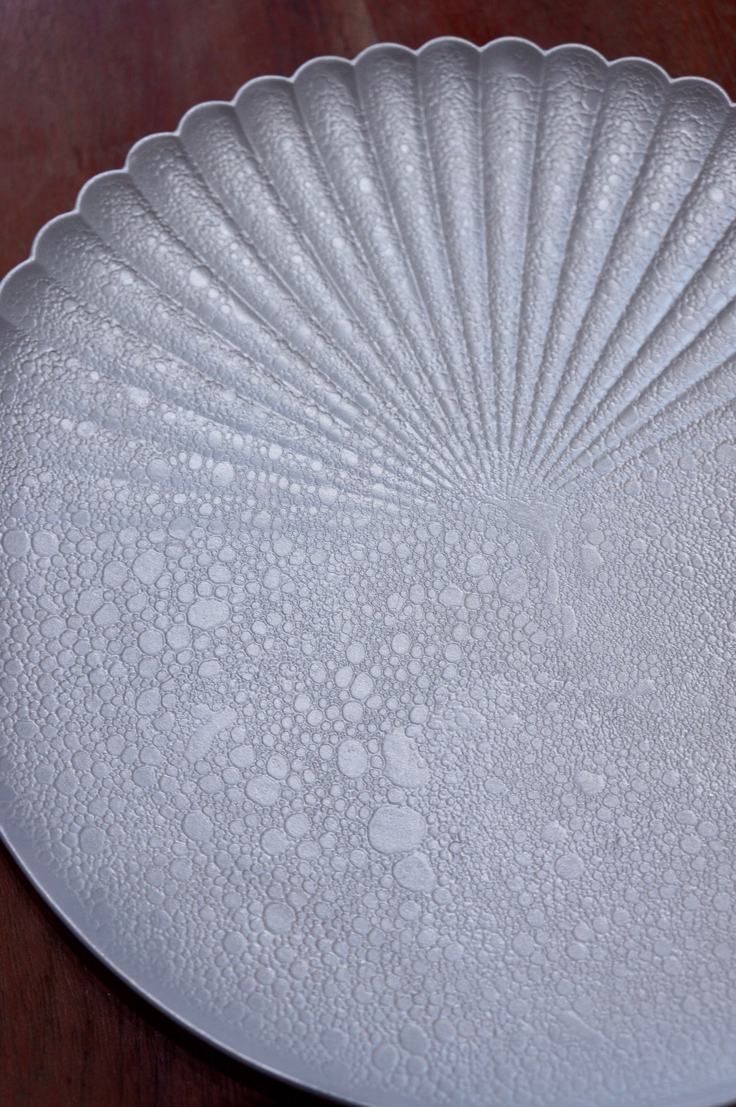 Arita Ware | White Pearl Bubble Pattern Plate - Round Plate