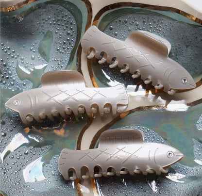 Winona Irene｜Herring Claw - Silver Fish Acetate Hair Clip
