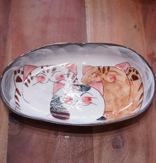 Hasami Ware Cat Large Oval Deep Plate