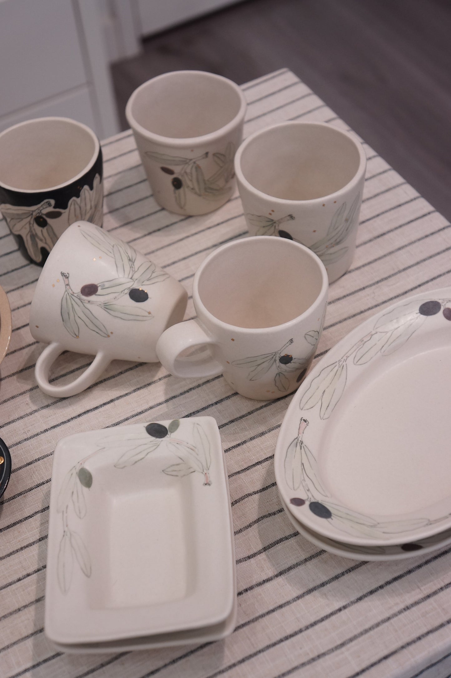 Jingdezhen | Fengying | Olive Style Mug White