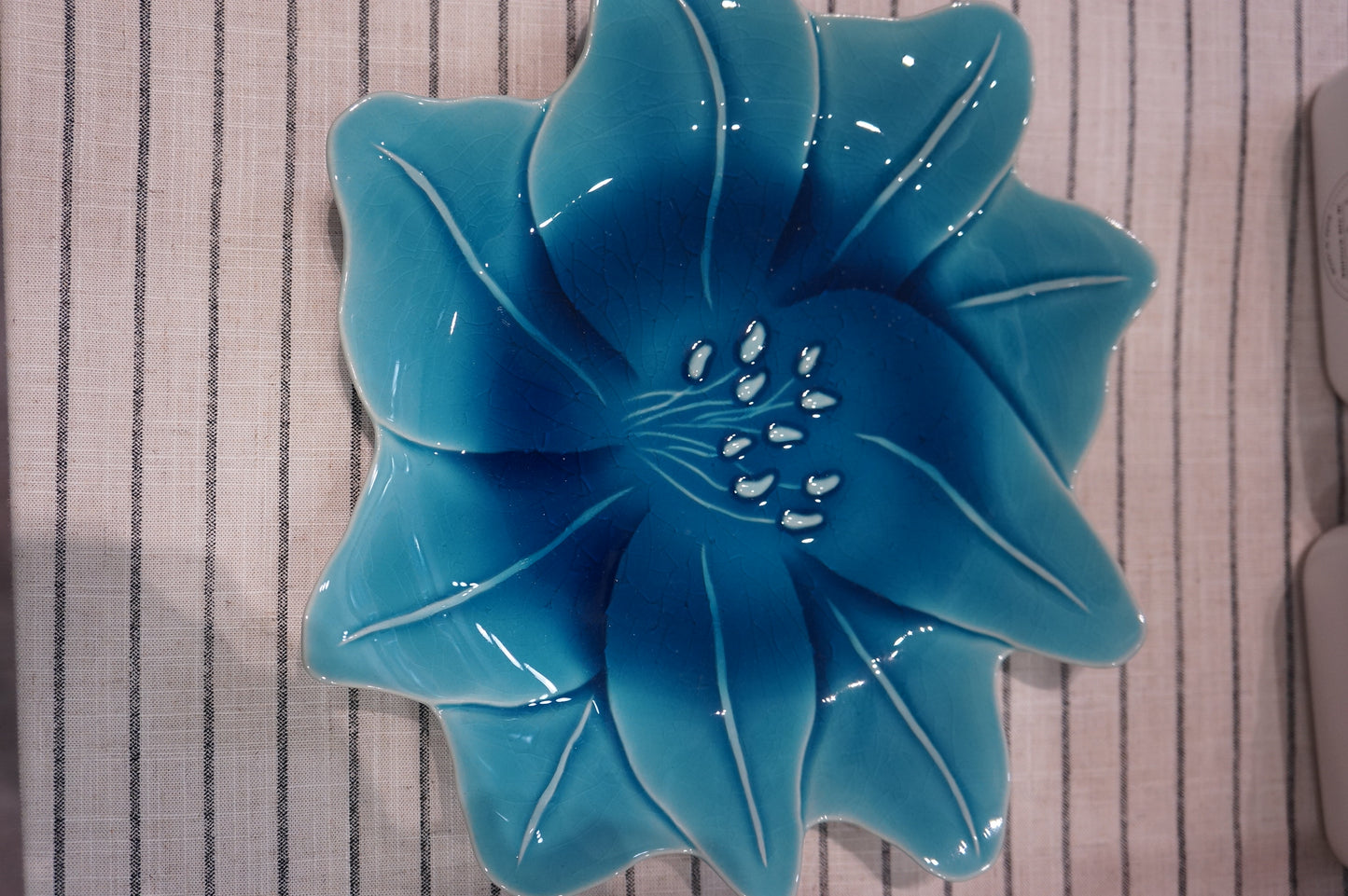 Seto Ware | Flower Plate - Large Blue Lily