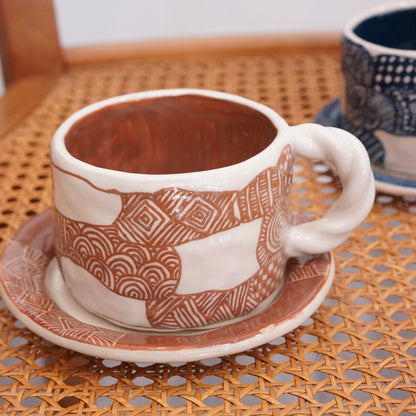 Jingdezhen | Gutou Conch Line Style Coffee Mug & Saucer Brown