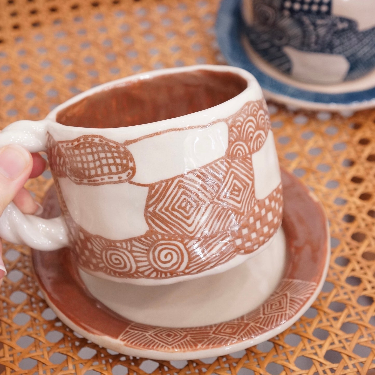 Jingdezhen | Gutou Conch Line Style Coffee Mug & Saucer Brown