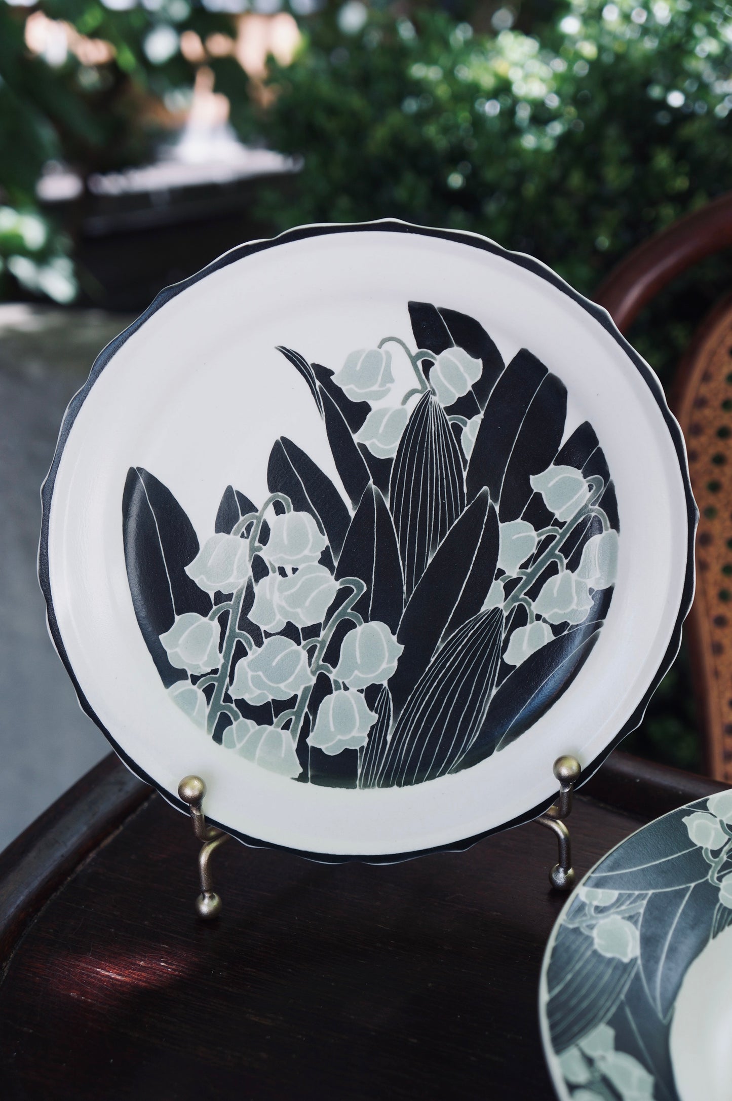 Jingdezhen | Xiaoxi | Handmade Lily of the Valley Collection - Round Plate