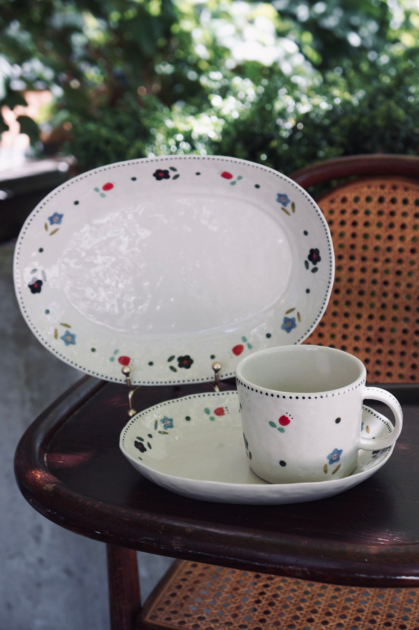 Qiuzishu | Handmade Flower Collection - Oval Plate (Black Dots)