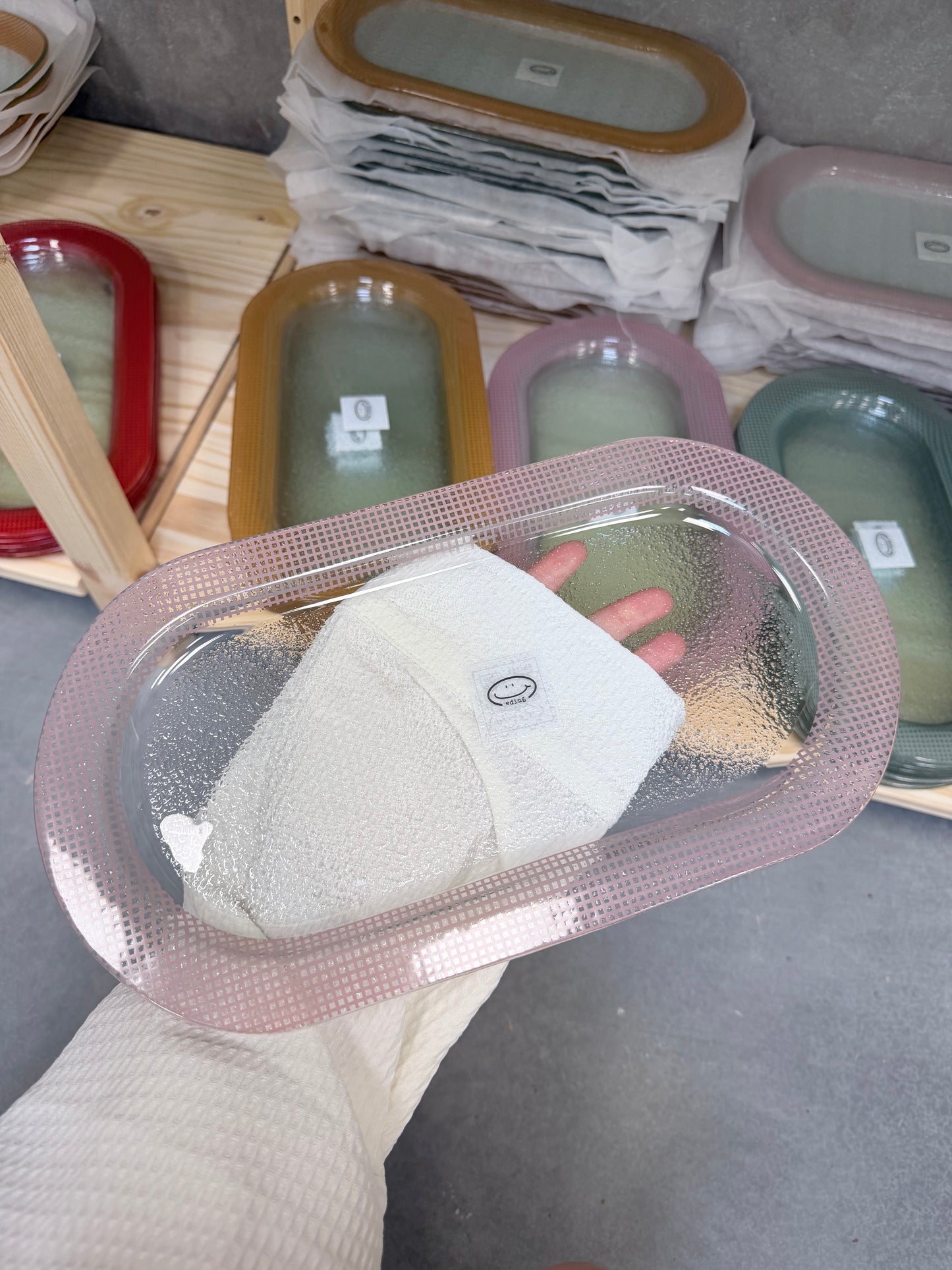 Eding | Plateau long ovale en verre Checky