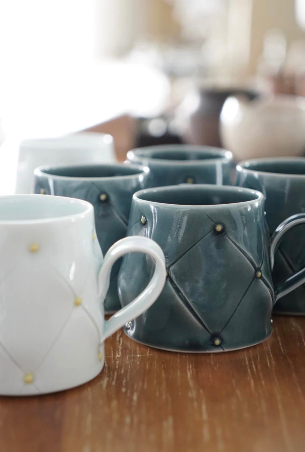 Jingdezhen | Daojin | Diamond Pattern Leather Style Mugs (2 Colors)