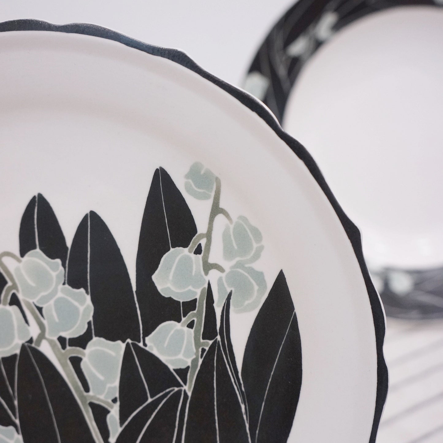 Jingdezhen | Xiaoxi | Handmade Lily of the Valley Collection - Round Plate